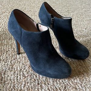 Vince Camuto Blue Suede Leather Booties, “Elvin”, Women’s 8 or 38, EUC